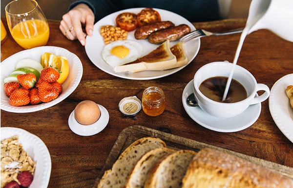 Warm breakfast in Putney