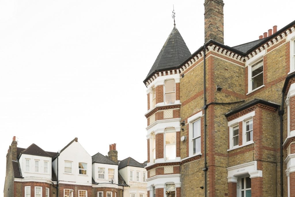 Images & Photos of The Lodge Hotel, Putney, London