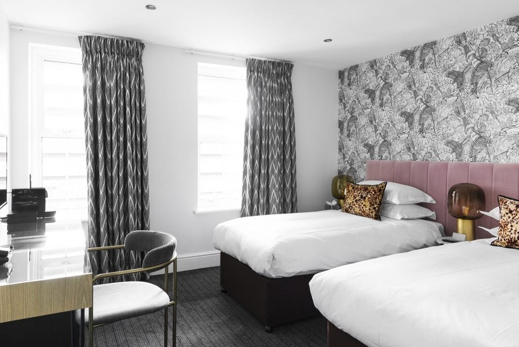 Images & Photos of The Lodge Hotel, Putney, London Images & Photos of The Lodge Hotel, Putney, London